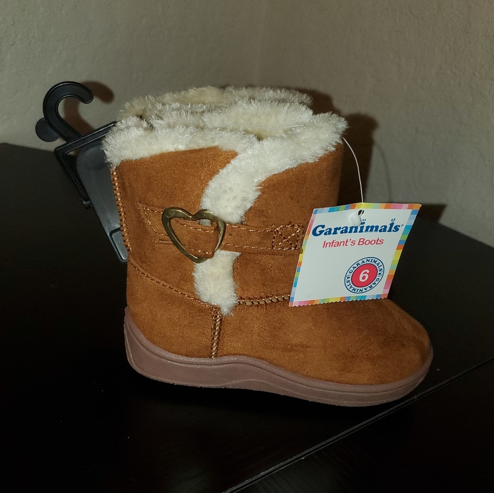 Toddler size 6 boots